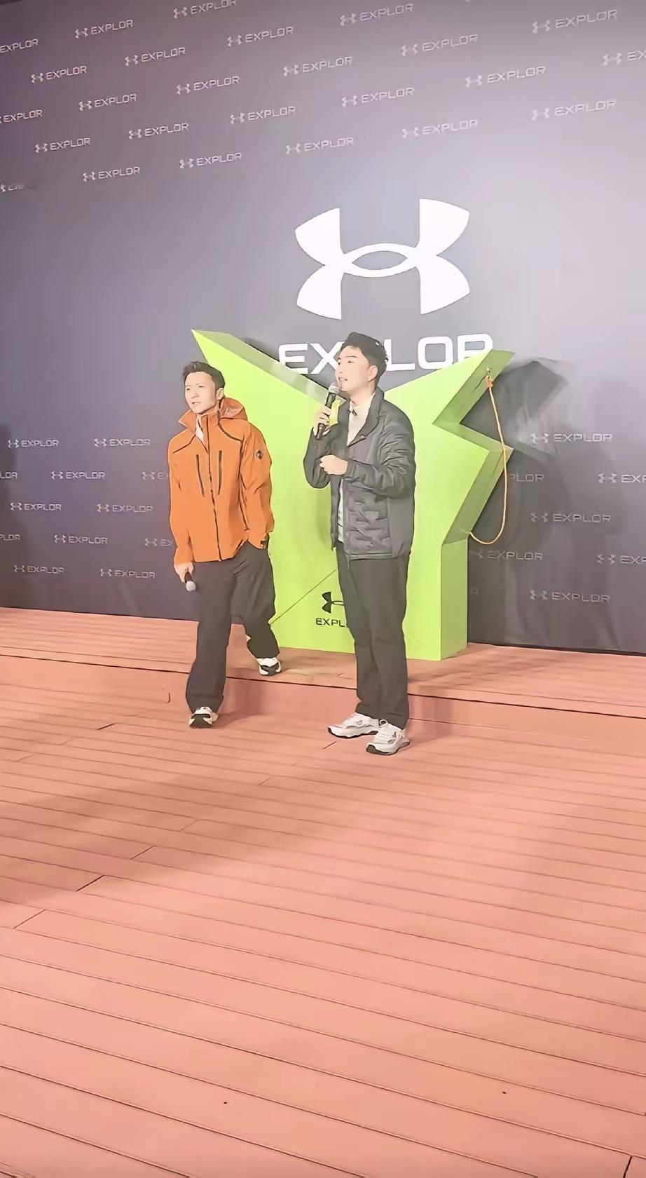 谢霆锋好矮啊，比普通男人还要矮半截，他开完苏州演唱会后现身一运动服装品牌的户外活