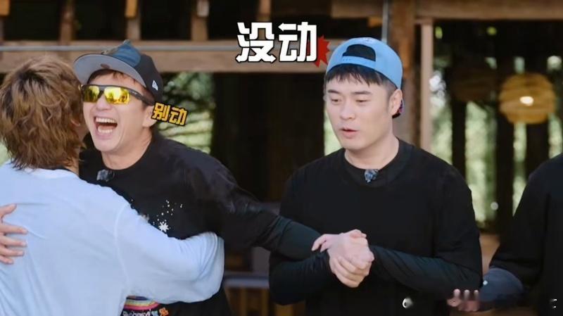 鹿晗下线了886鹿晗下水深度学习 懂了！想让他下水就做发型，不想就免。扁头专属规