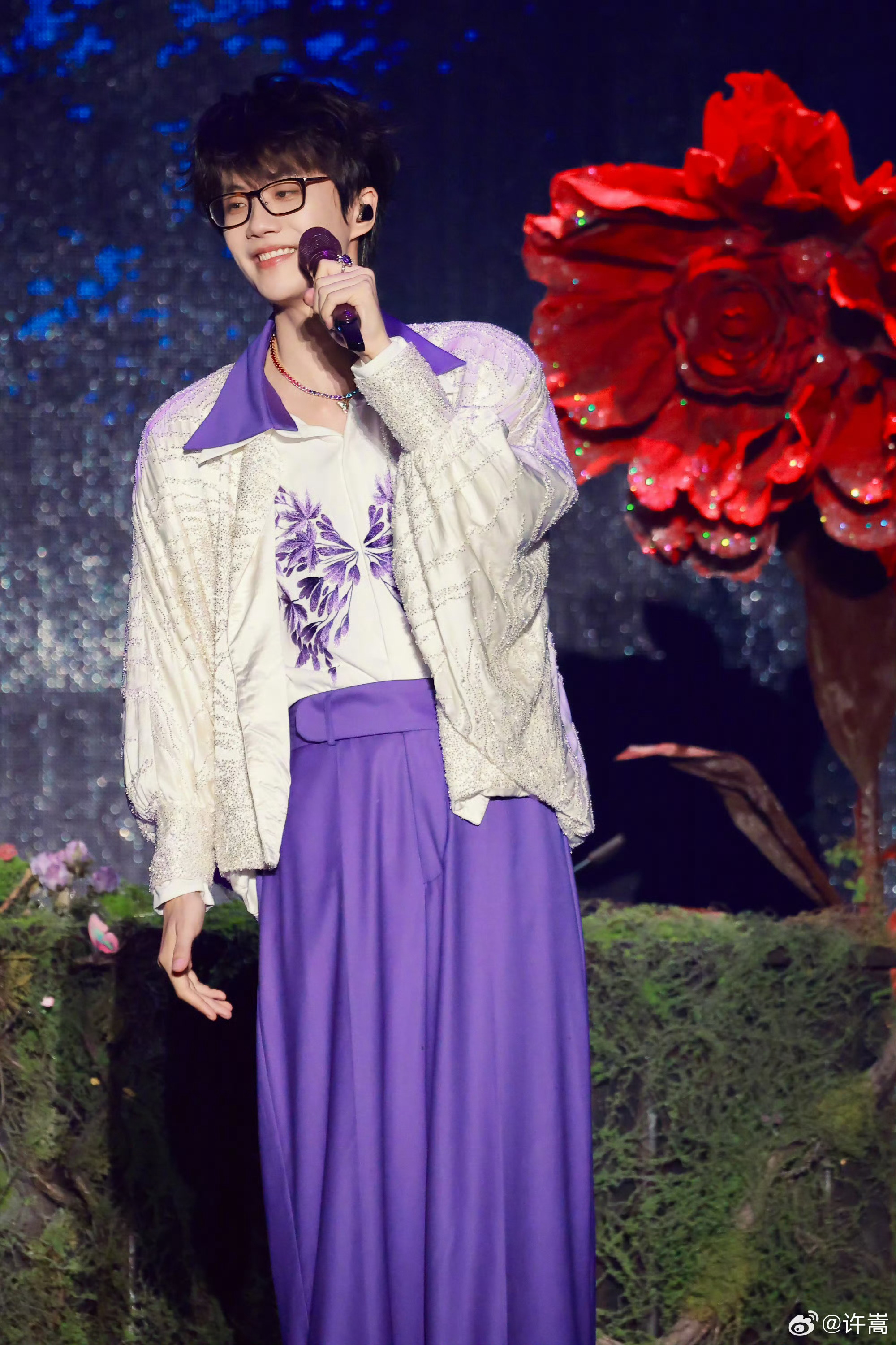 许嵩完全最佳赏味期来的！！！线下巡演音乐节多见面啊啊啊！许嵩你又帅了