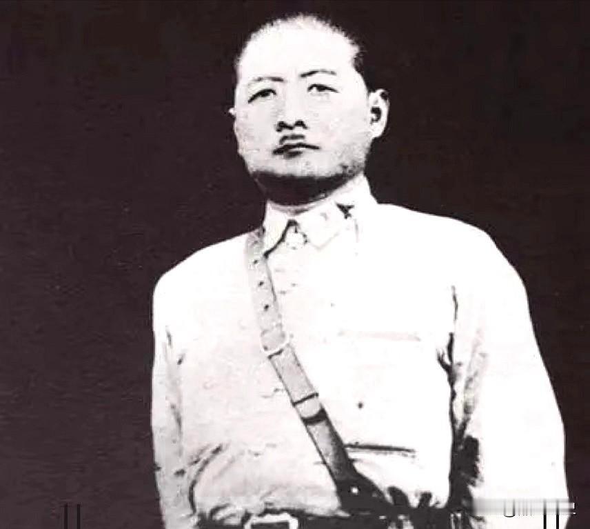 当年在刑场上，凶狠的刽子手让人搬来一把椅子，想让将军跪着受死，羞辱这位爱国将领。