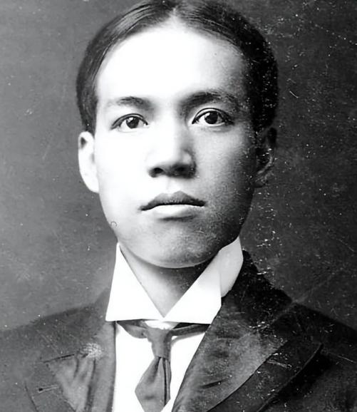 1903年，梁启超与17岁的王桂荃行房。夜里，梁启超说：“我主张一夫一妻，因此慧