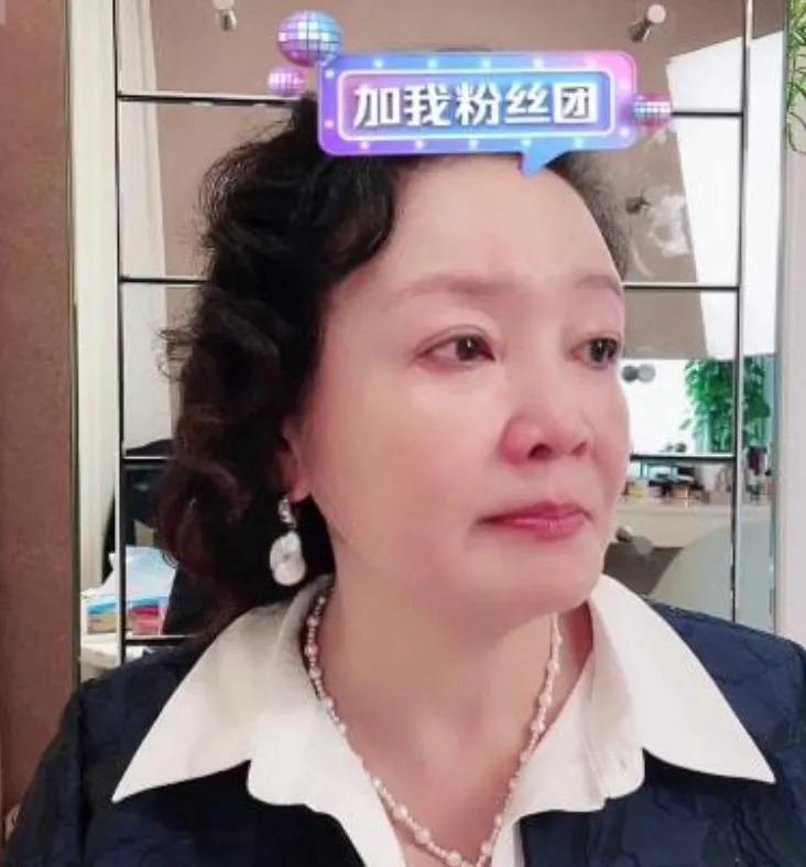 张兰在直播间猛女落泪。

能让张兰这样的利益至上的商人落泪的，估计只有她儿子汪小
