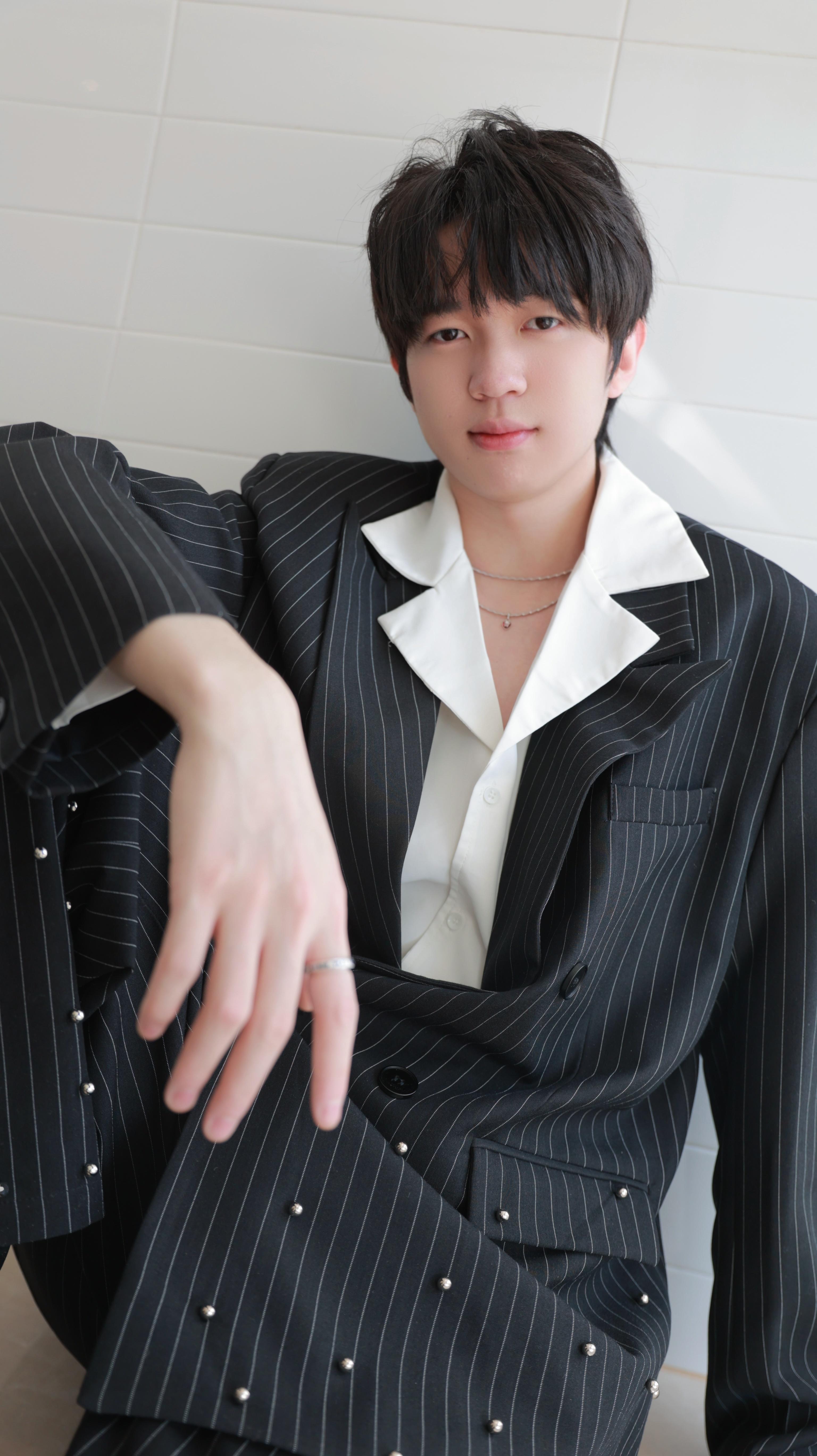LGDNBW集体黑西装 集体黑西装的杭州LGD.NBW来咯～ 杭州LGDNBW[