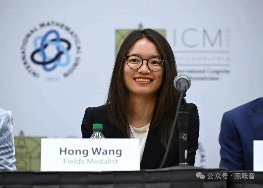 热点观点  一个文化环境，你得先让人有保持微笑的能力、保持热爱的能力、保持生命力