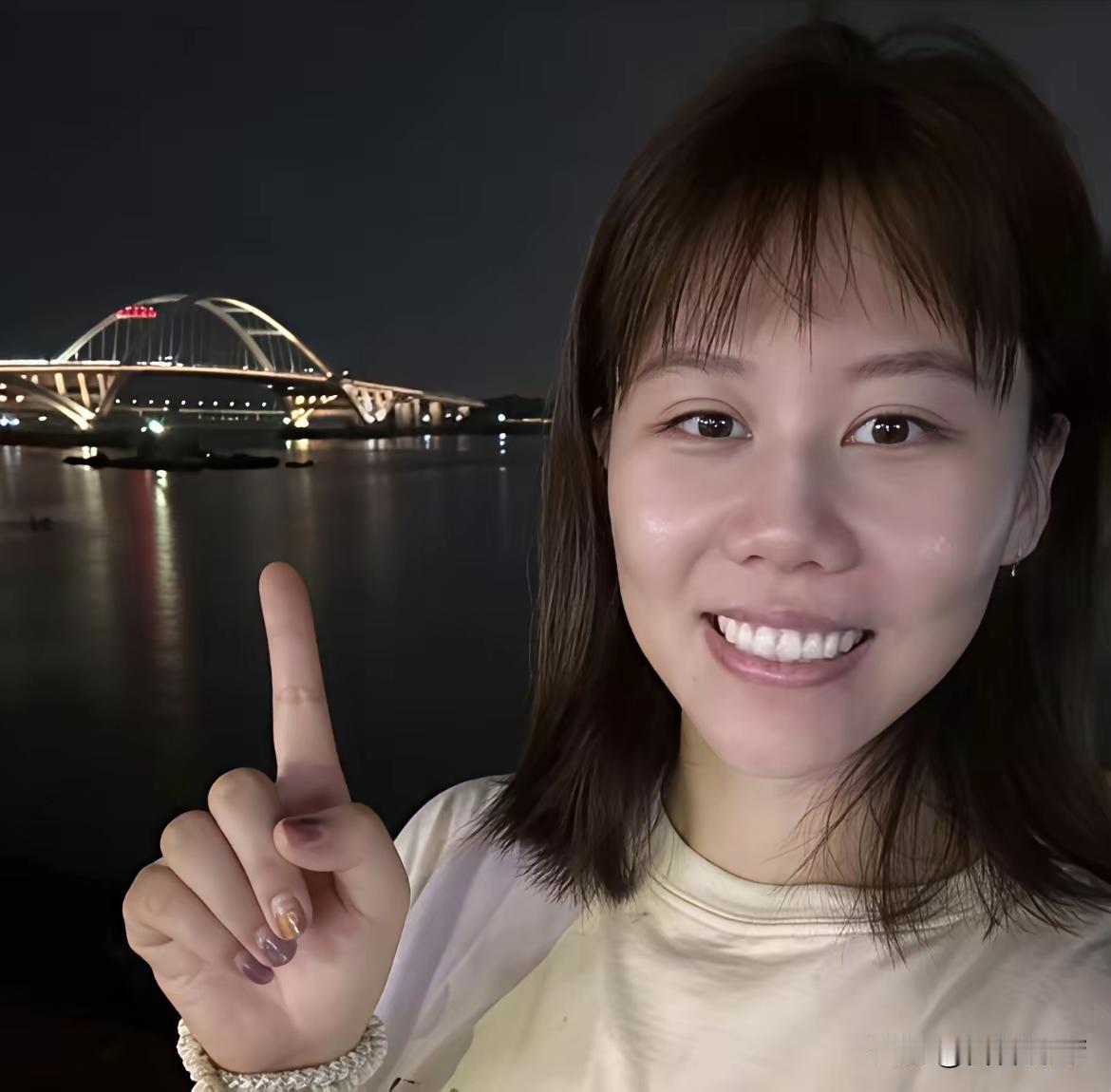 有人说：
陈幸同赢嘛了！
我看是输得找不到北了！
想当初
亚锦赛上
马琳请千里之