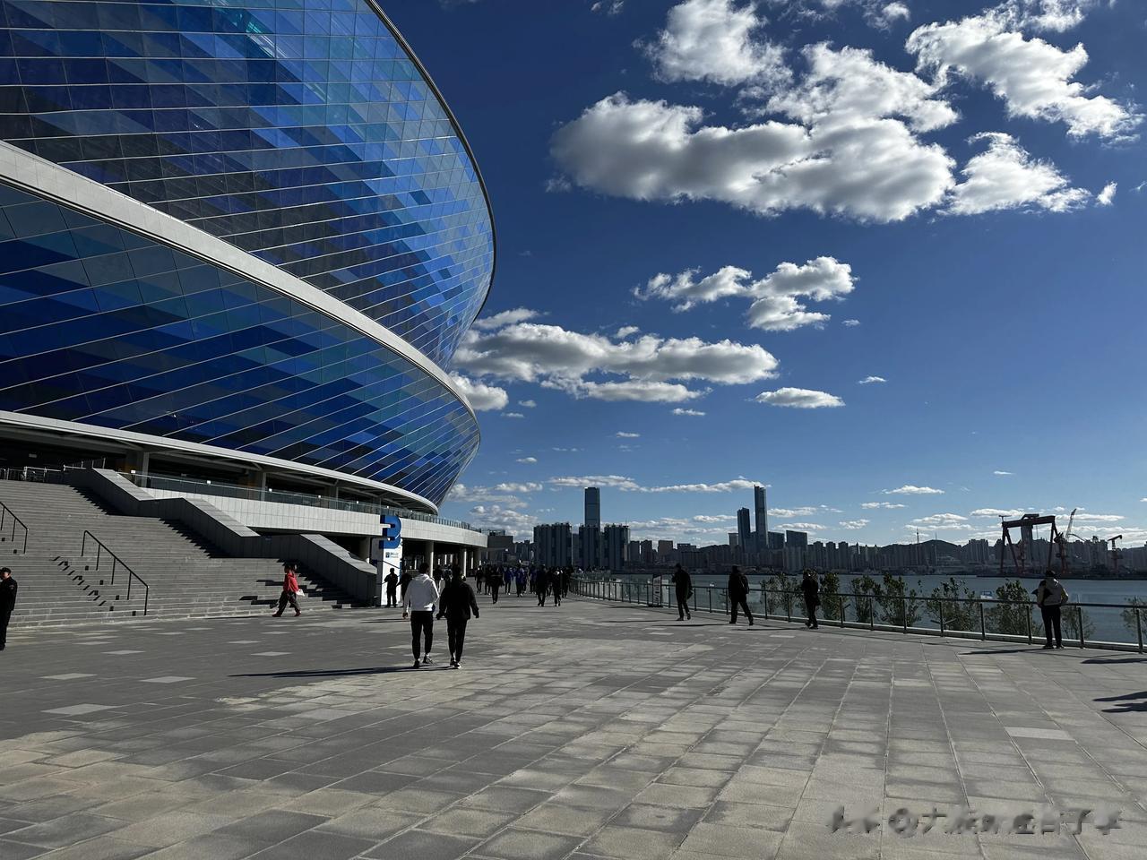 11月4日15:30联赛最后一轮，大连人队主场对阵上海海港，能去的都去吧，保级成