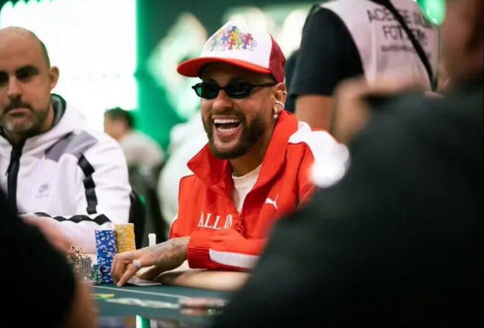 ESPN更新内马尔的动态。内马尔缺席了桑托斯正在进行的南美杯淘汰附加赛首回合客场