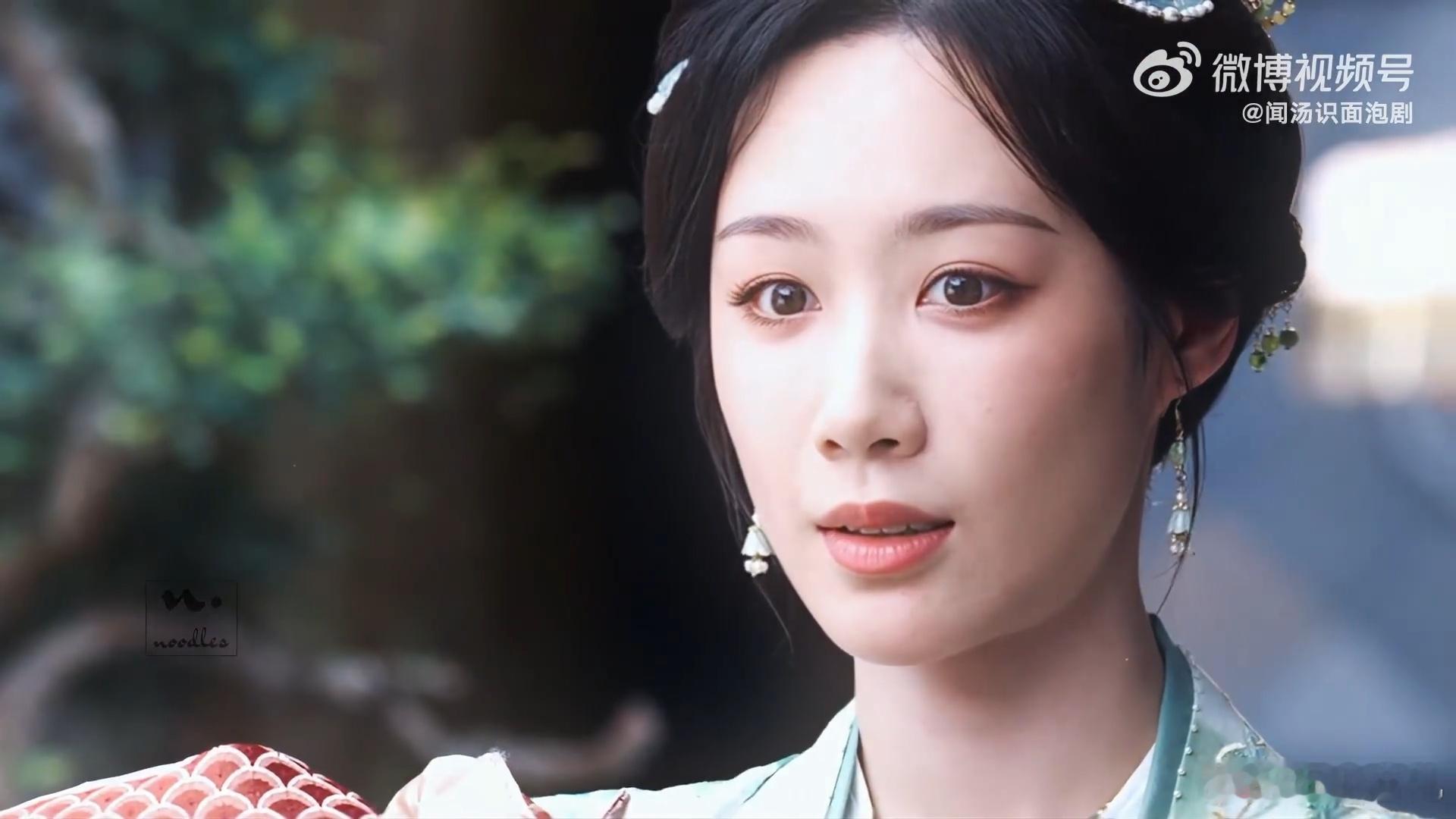 李兰迪秦莞女本位台词含金量 面对无头案里的宋柔，秦莞觉得逝者用自身揭露了真相，对