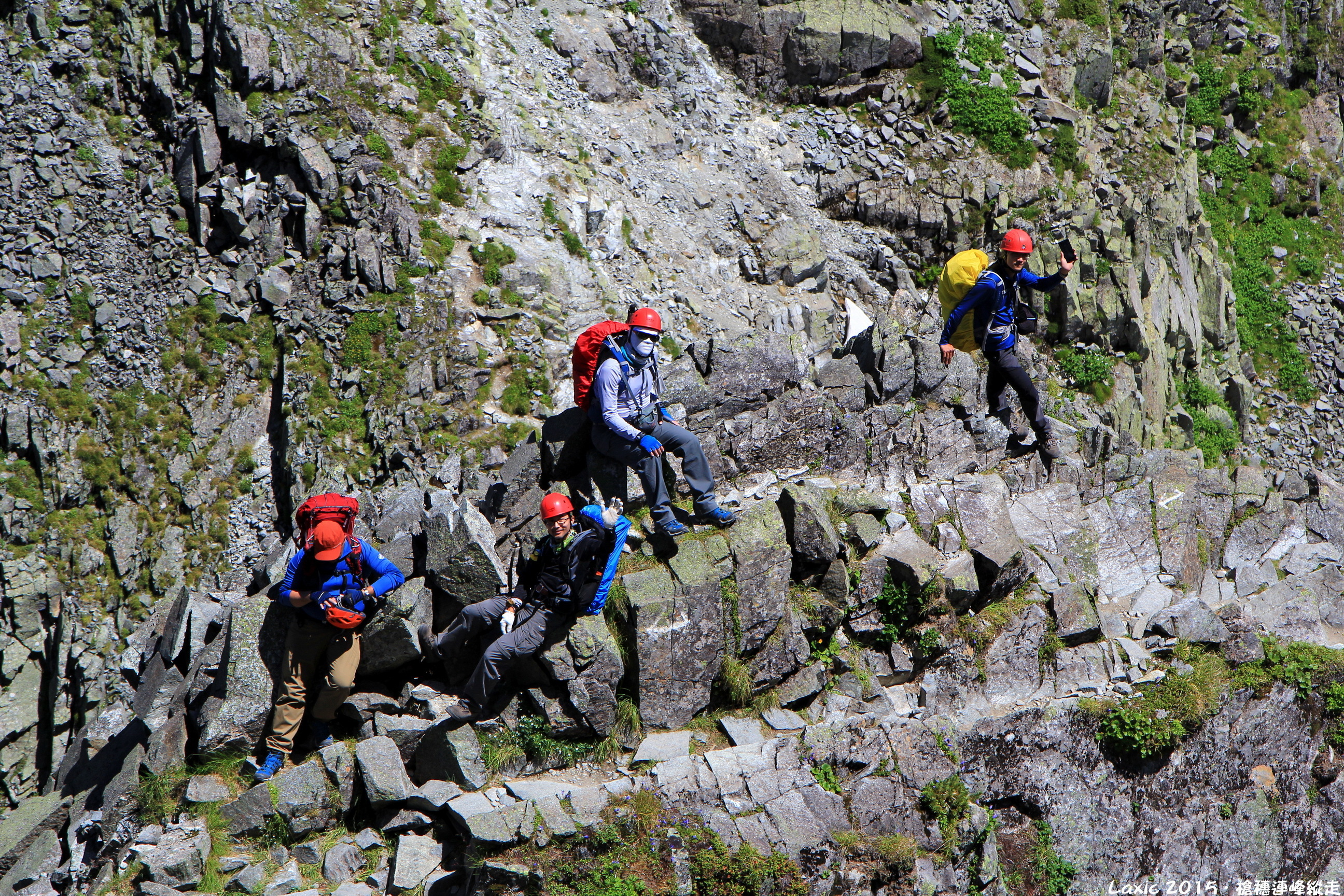 #也许爬山才是最好的放松方式# 打工人总是觉得自己身心疲惫呀，有时候爬山放松心态