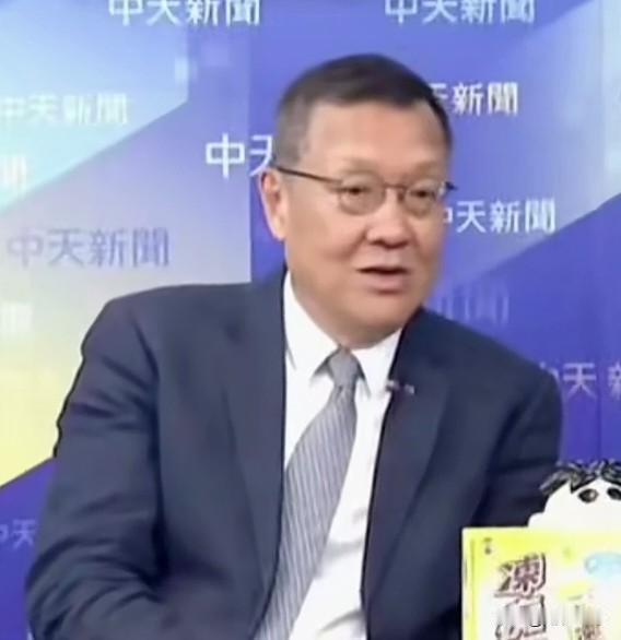 又菜又爱玩！台湾时事评论员介文汲酸：还以为菲律宾海军陆战队有多扛事，一言不合又跑