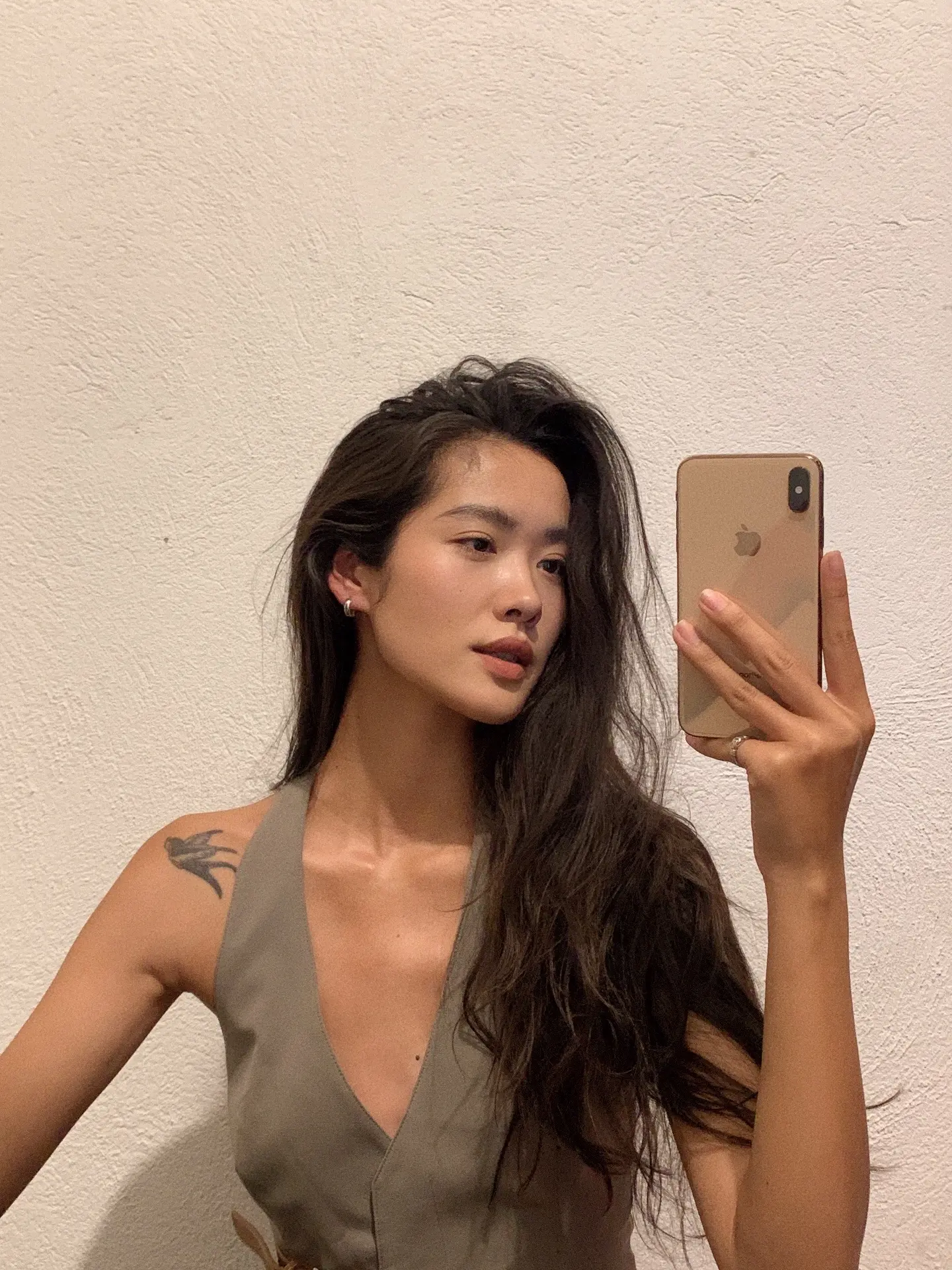 她很迷人 因为她擅长做自己。