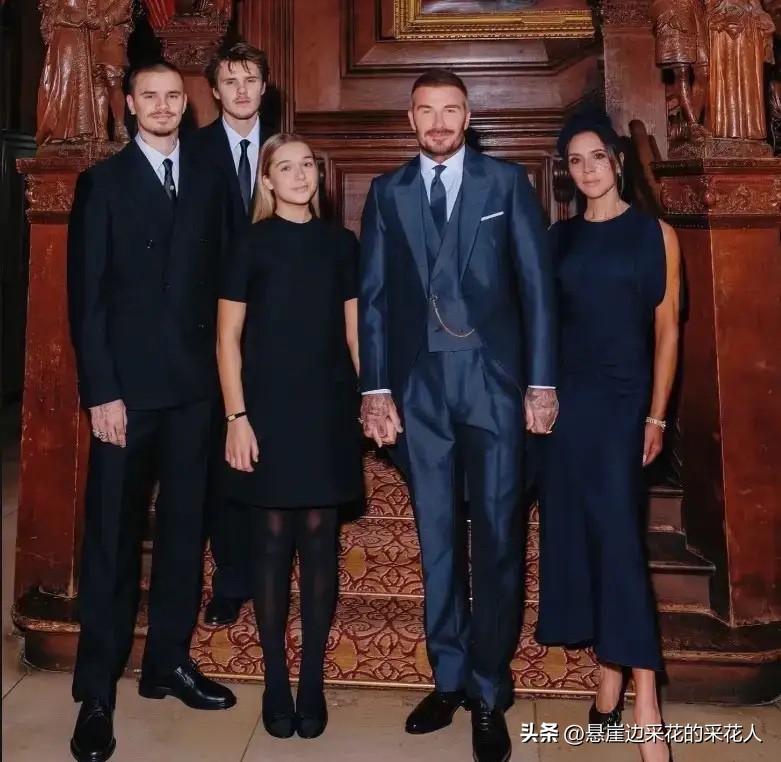 我早就觉得贝克汉姆一家的关系有点不对劲，这不，印证来了！贝克汉姆正式受封爵士，一