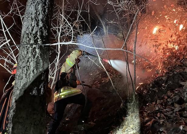 韩国一架F-16C战斗机坠毁 飞行员弹射逃生
洲哥讲时事 当地时间2026年2月