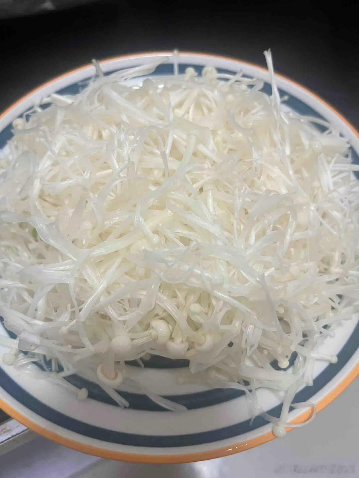 把金针菇洗成了银针菇这到底是咋洗出来的我都是直接拿水冲冲就完事了 