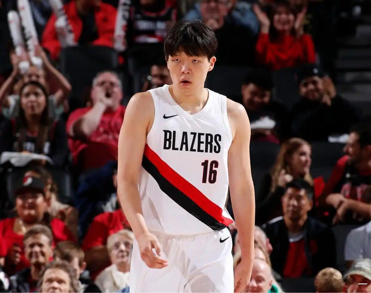  近日，NBA副总裁马克·塔图姆在美媒Sports Business Journ