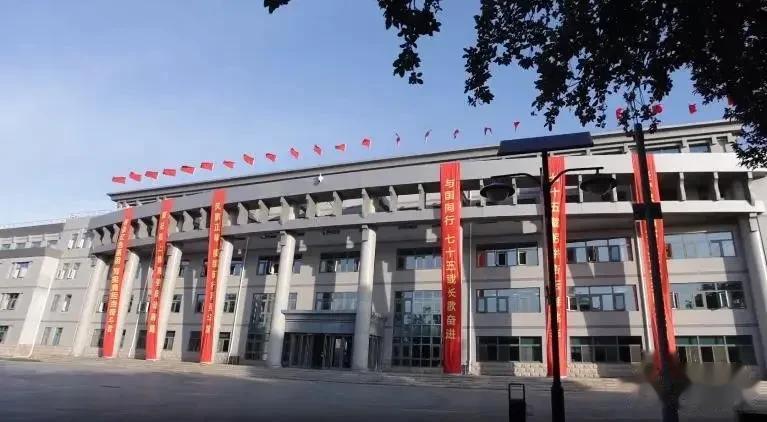 前两天有个喷子来我这挑衅，被我怼了。一副委屈的样子，众所周知，本人对喷子从不客气