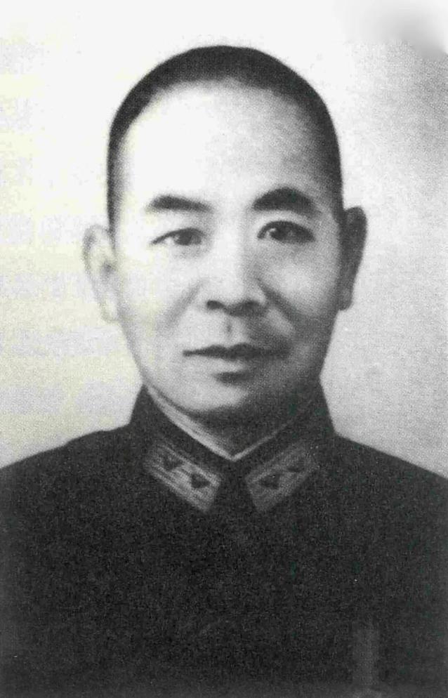 隐蔽战线的无名英雄：吴石将军的潜伏岁月
 
在波澜壮阔的革命岁月里，总有一群人行