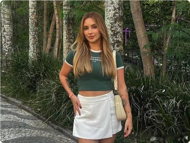 【巴西黑帮街头火拼　28岁网红遭流弹击中头部身亡】海外新鲜事 巴西再度爆发治安悲