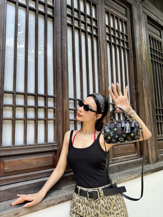逛南京总统府的Lv穿搭
