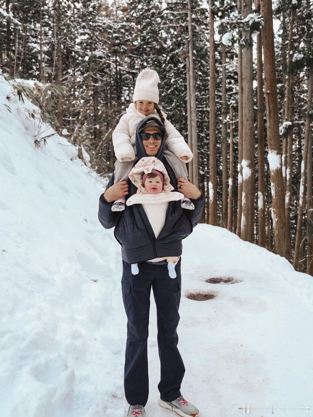 跟家人温馨甜蜜的时光都是人生限量版，祝幸福。马修安德森美国男排
