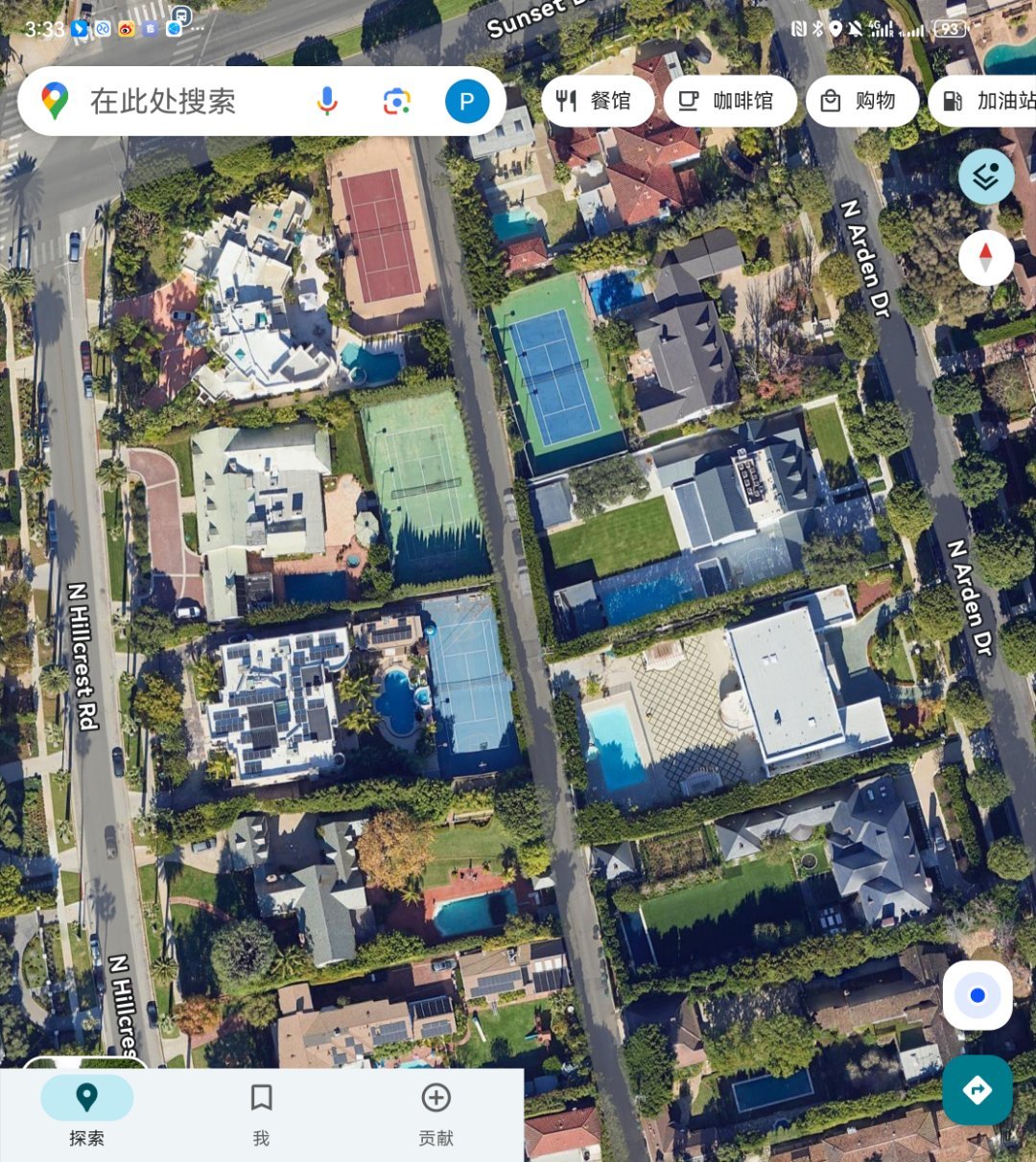 路过Beverly Hills，这边的房子真是神奇。house之间的间距并不大，