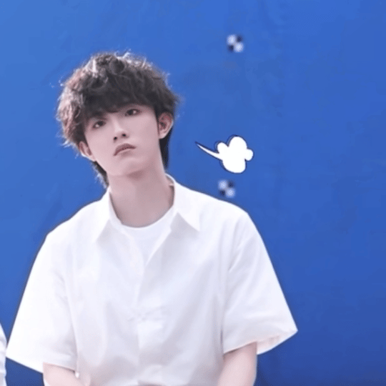 【4562】哎呀！一个人在家太无聊了呀！妈什么时候回来呀！（叹气）