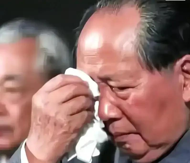 上甘岭忠魂震山河，1953年毛主席见到抗美援朝代表罕见当众落泪！






1