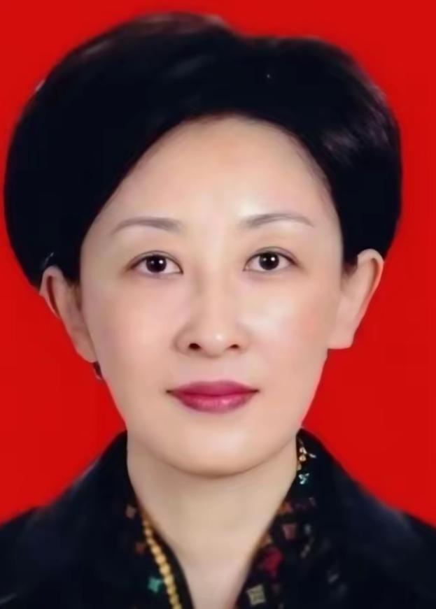 又揪出来一个巨贪，金额高达9.7亿，首富夫人郝斌跨境逃亡失败了。

麻烦看官老爷