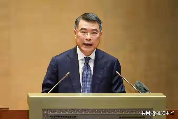 越南高层人事变动总有意想不到的安排，在新一届越共政治局委员中排名第四位的黎明兴，