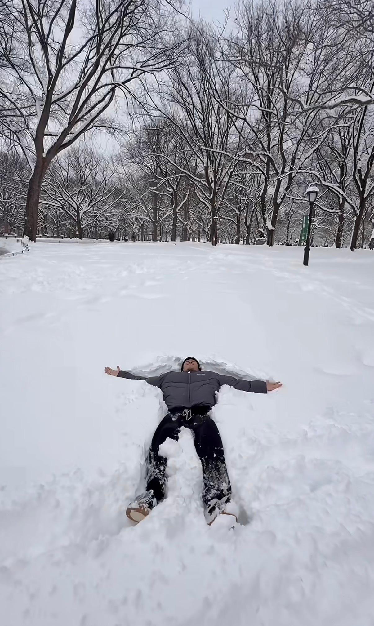 任嘉伦  快让我在雪地上撒点儿野