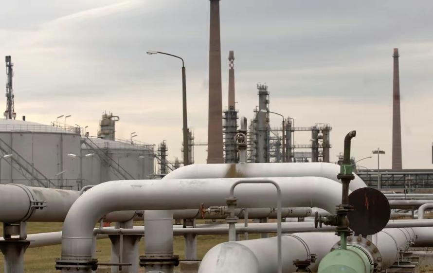 现在匈牙利跟乌克兰已经完全翻脸了。匈牙利表示如果乌克兰没有开通俄罗斯和欧洲的能源