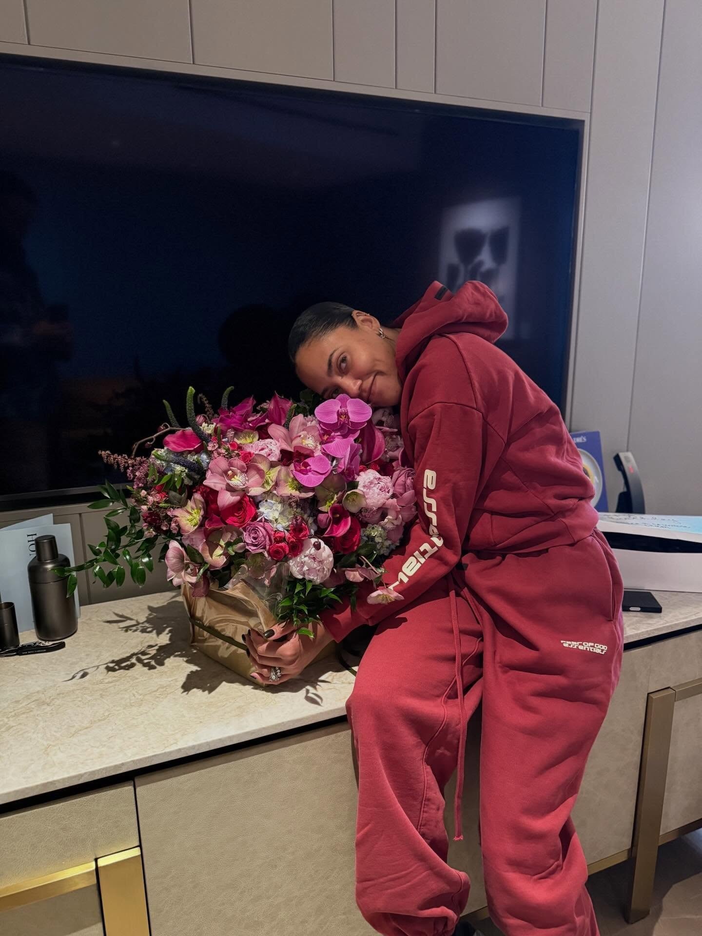 库里更新IG祝阿耶莎生日快乐：“祝让一切得以成真的人生日快乐！过去的一年是我最喜