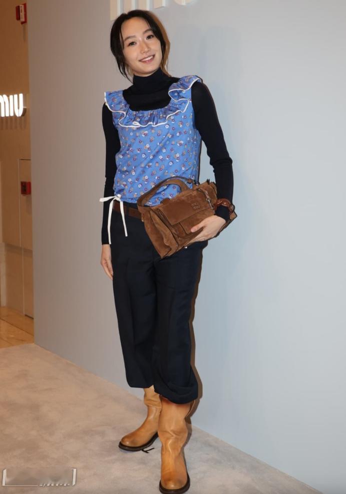 蔡思韵被问到是否有生小孩的计划，她说：“我觉得这个年代思想很开放，不一定非要生小