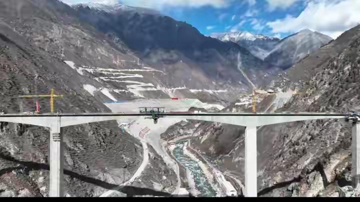 据《红星新闻》等媒体今年11月11日的报道，就在当日16时许，四川省阿坝州马尔康