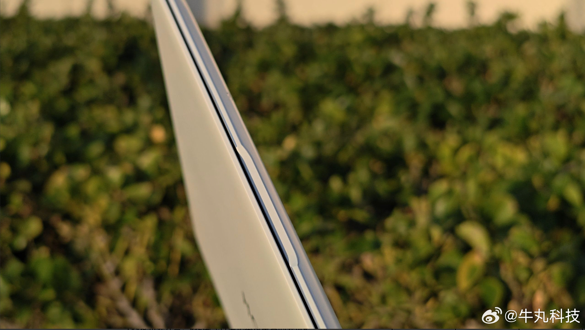 刷到兔撕机MWC探展耀子展台视频，MagicBook Pro 14 2026直接