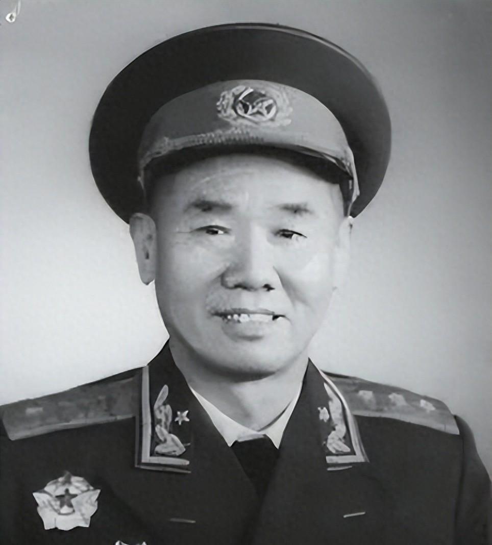 1982年铁道兵是否撤并传言四起，陈再道专门向杨得志询问到底有没有这回事？
19