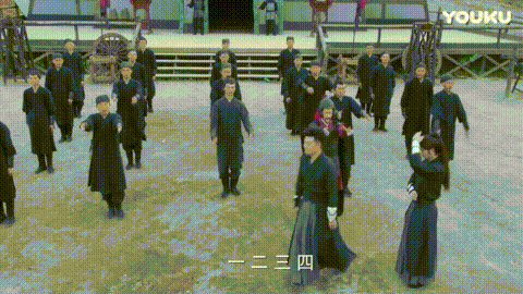没事多练练第八套广播体操，万一穿越了可以拿出来装比 ​​​