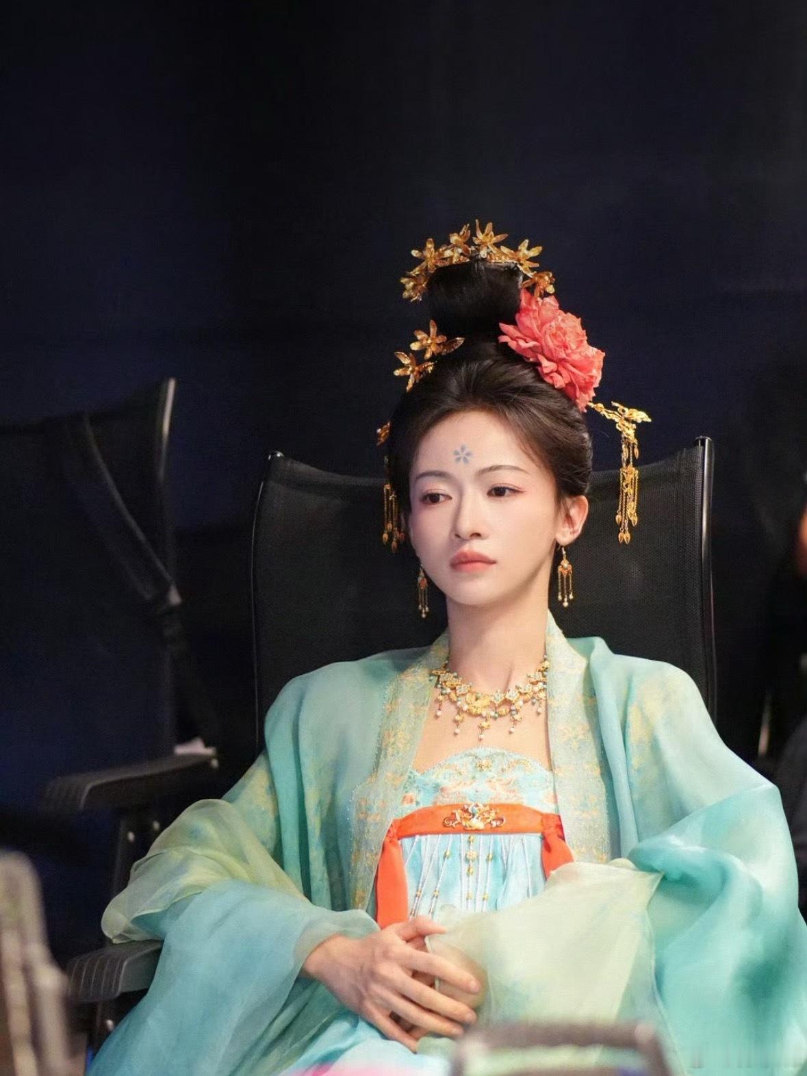 吴谨言爽剧赛道对我最好的人吴谨言真的把大女主复仇爽剧焊死在自己赛道上，她演的每一