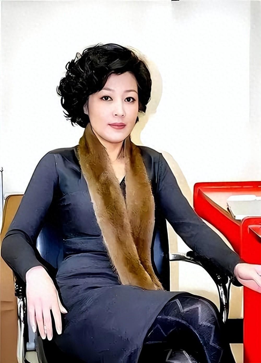 羊年春晚总导演定了！不是郎昆，也不是哈文，而是刚收获好评的她
10月25日，总台