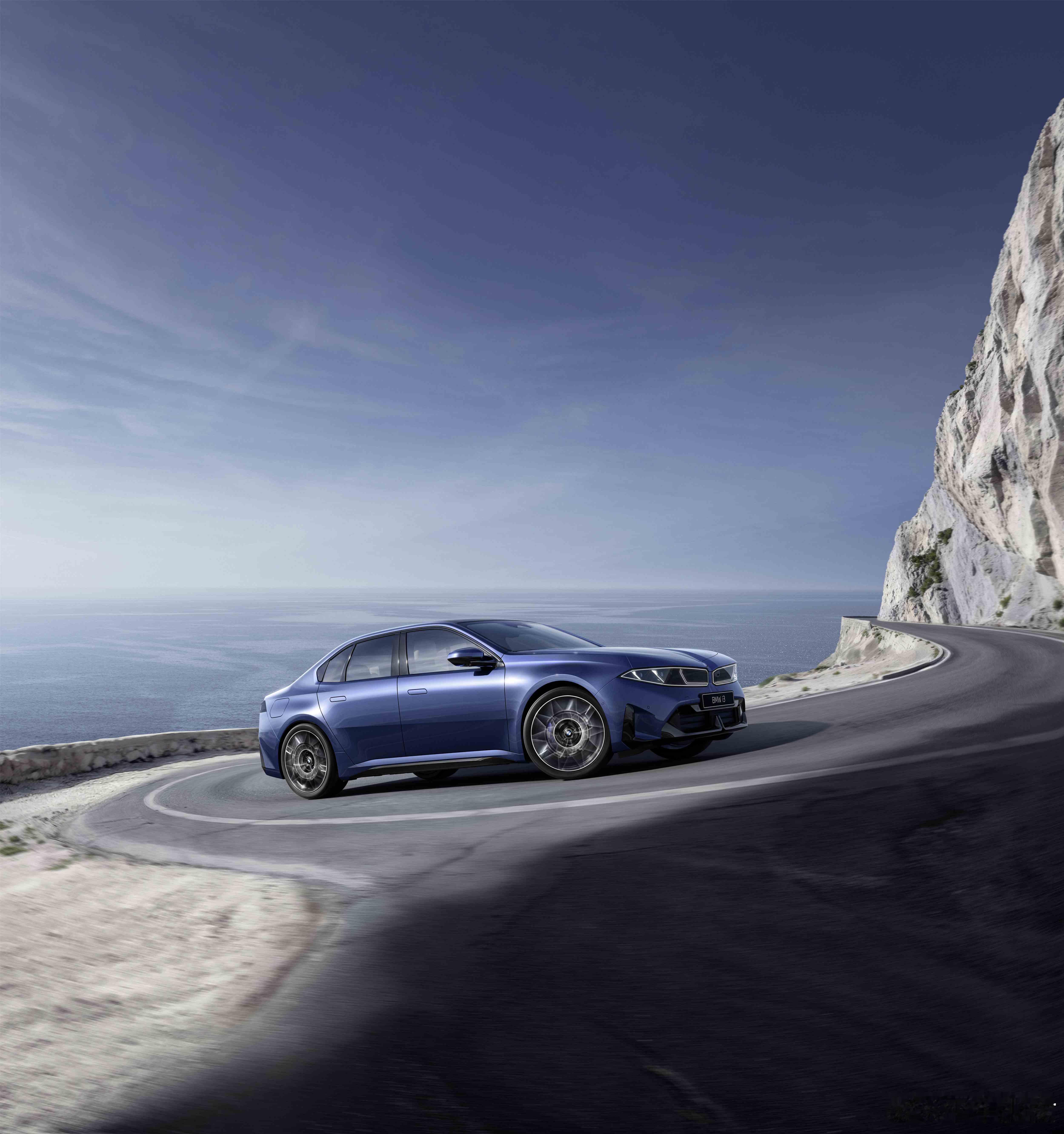 宝马全新一代i3全球首发啦！第八代3系正式登场～新世代平台、800V架构、大圆柱