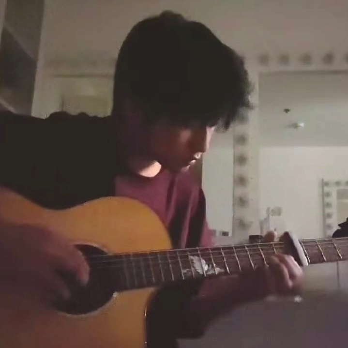 家有乐器手🎻&🎸 