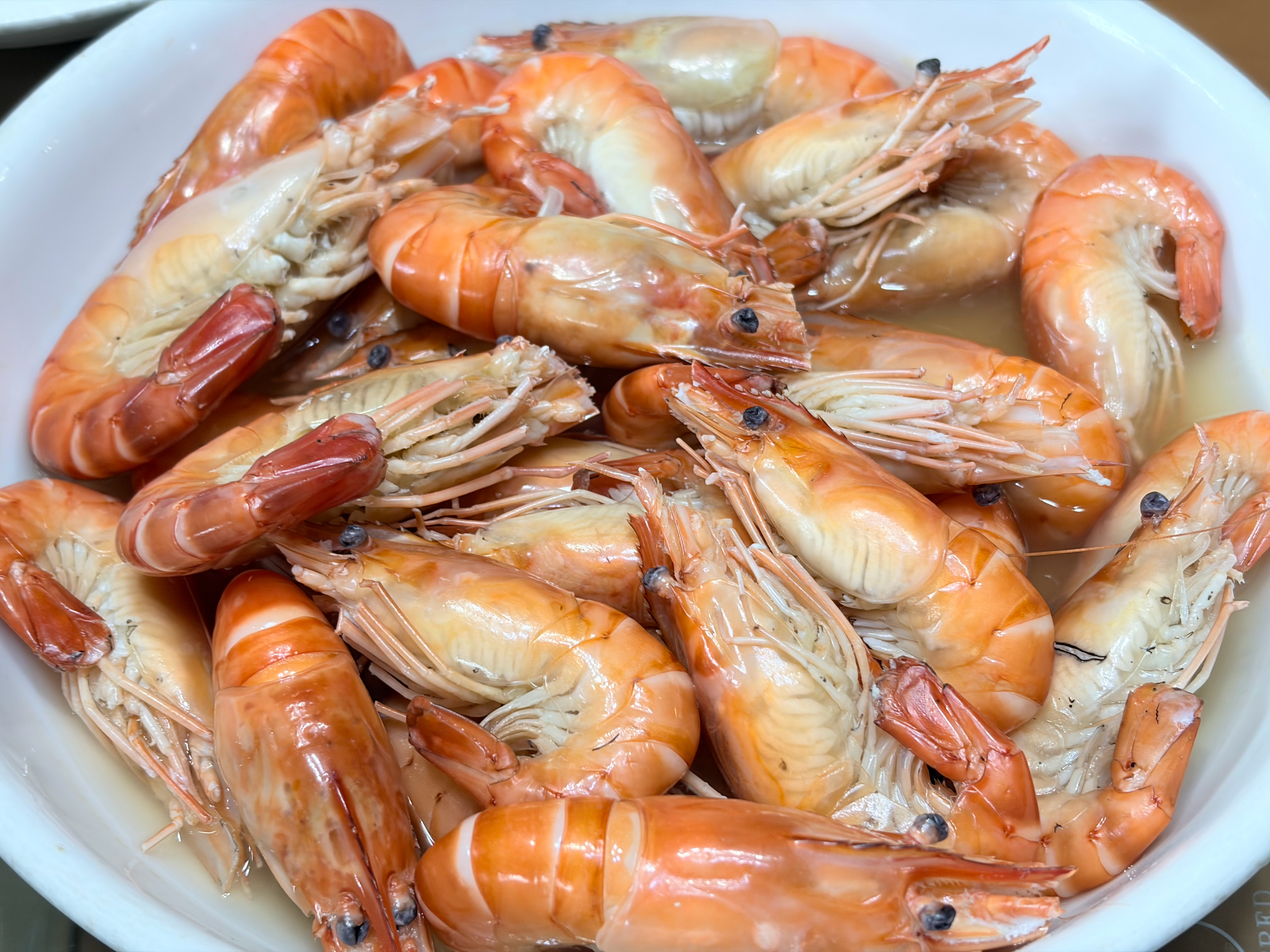 这颗冬枣大得，衬得我手都娇小了许多！上一次没有尊重巴威美食节。这一次白海豚，我很