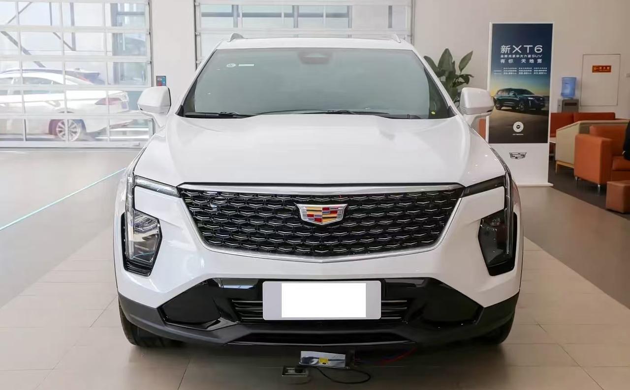 新车简讯：2026款凯迪拉克XT4上市 15.99万起
 
3月6日，2026款