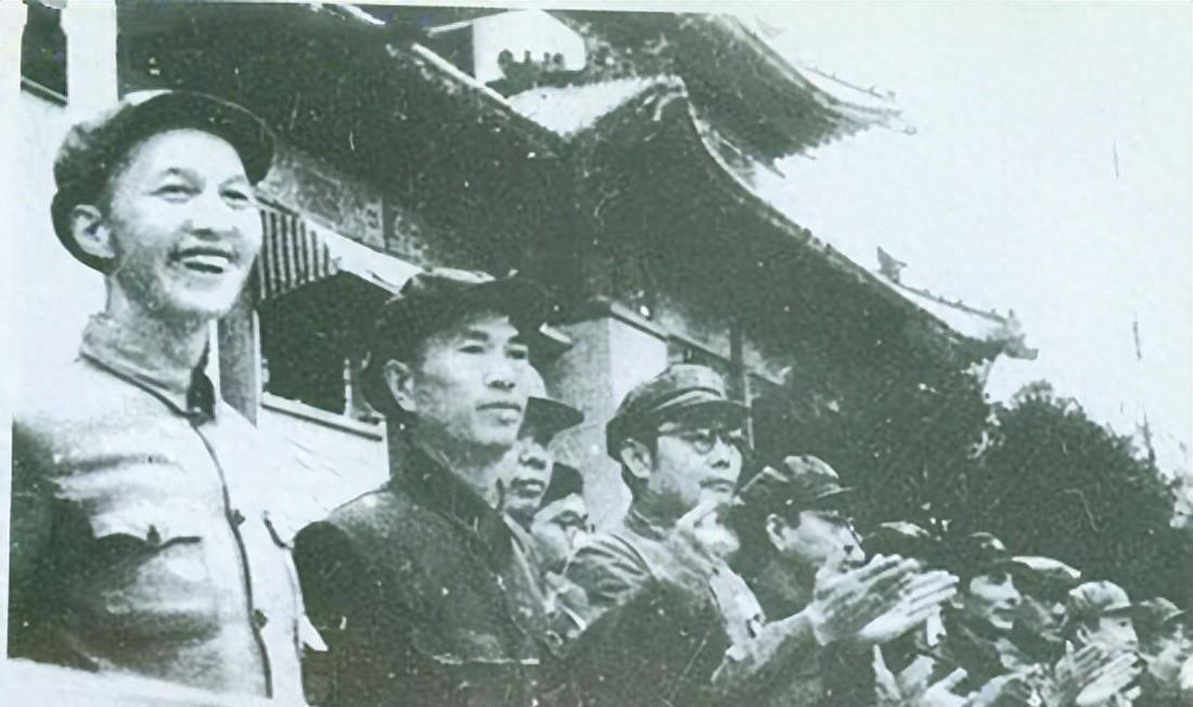 如果当年在朝鲜战场上邓华没有坚持自己的意见，那么他很可能就无法活着走下那片硝烟弥