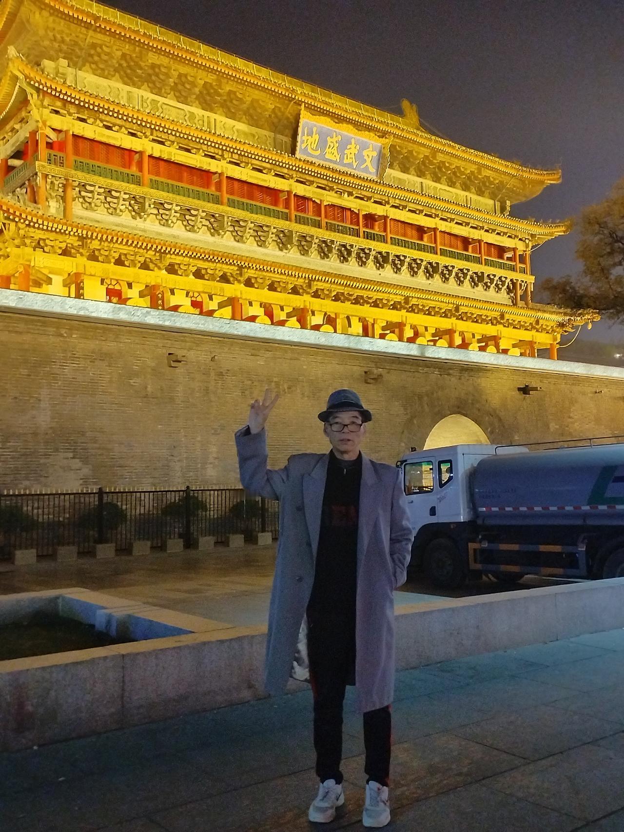 2025努力学习；
2026继续努力学习！
努力提高自己的认知才是个人进步的唯一