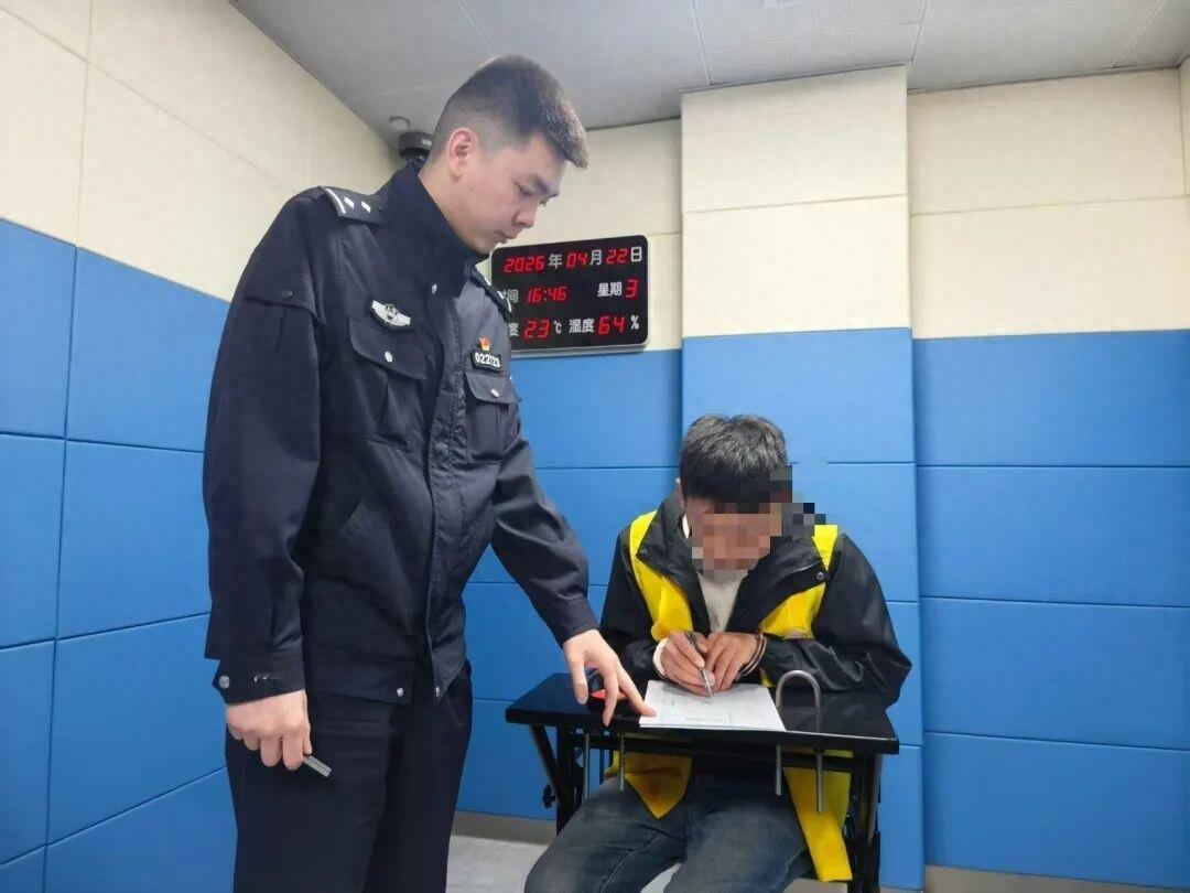 上海警方近期针对出租车行业乱象“亮剑”，4月以来已抓获各类违法犯罪嫌疑人39名，