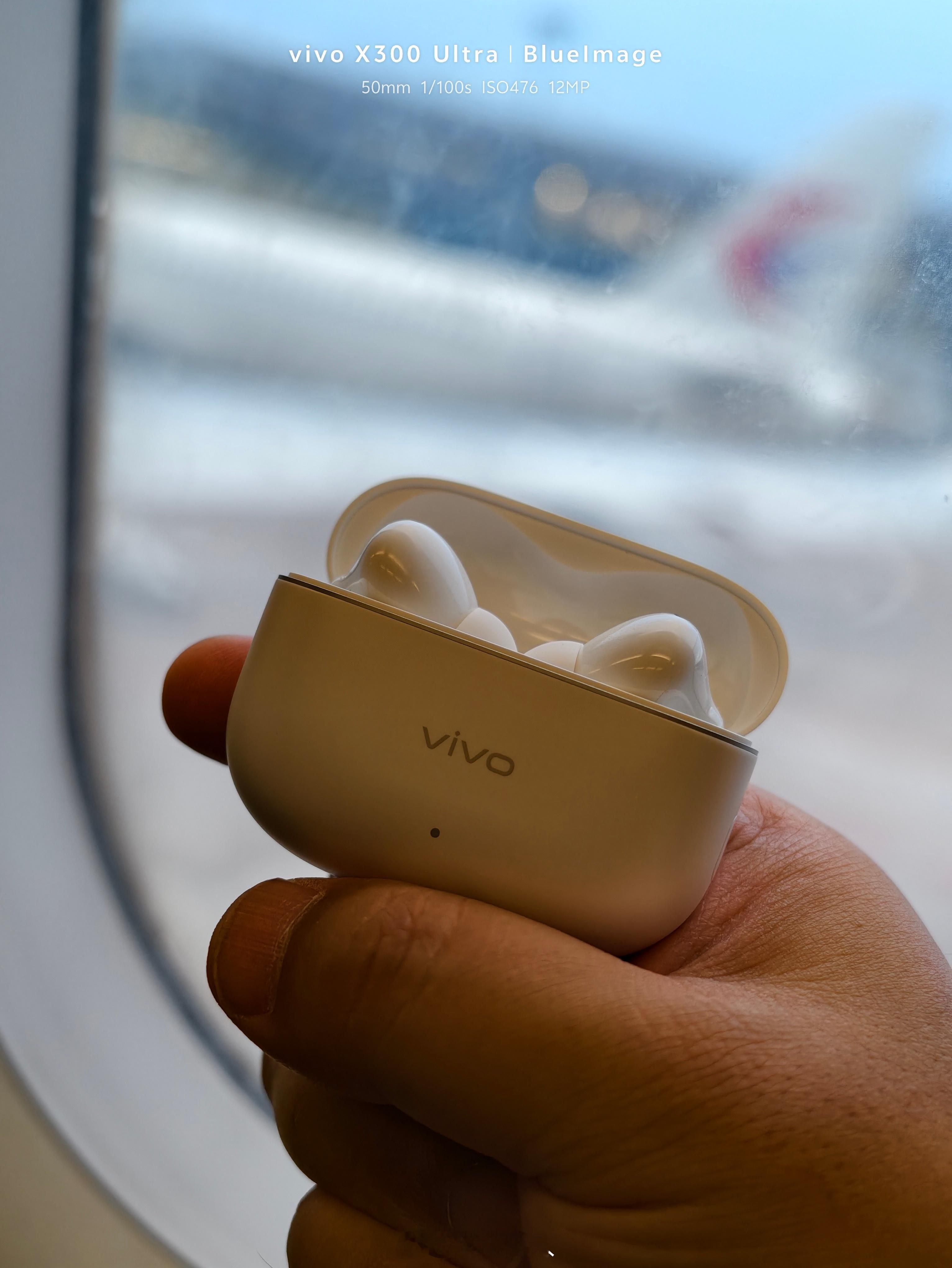 终于找到测试vivo TWS5 Pro的机会了，飞机发动机的轰鸣就是最好的测试场
