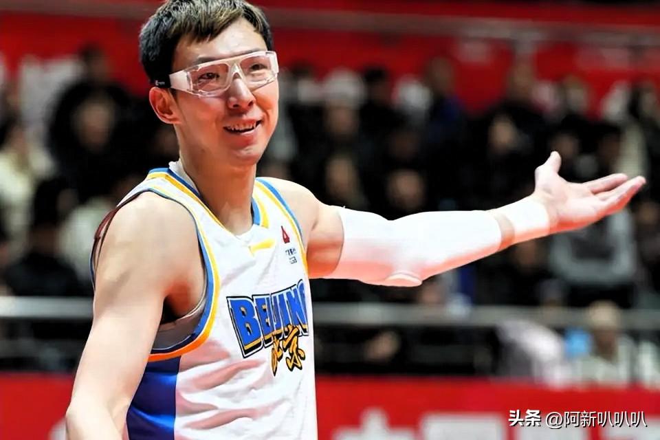 拿顶薪有啥用？8罚0中+丢绝杀坑惨球队，球迷怒喷：已成了街溜子。

北京时间3月