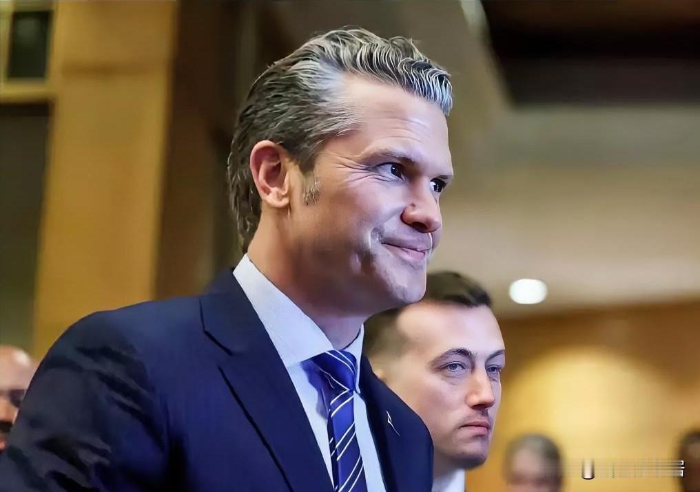 就在刚刚，
美国和菲律宾同时宣布了！

​10月31日，美国防长赫格塞斯和菲律宾