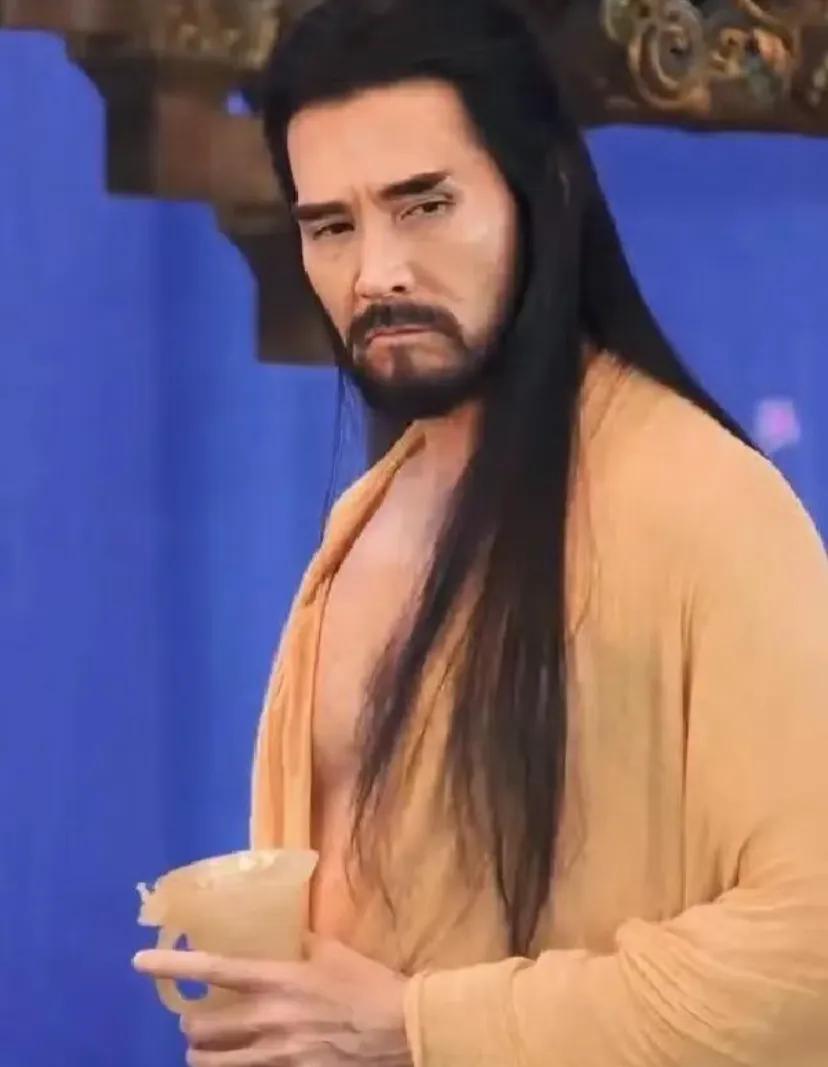 费翔，曾经迷倒了我妈，现在62岁了又来迷倒我
穿搭 费翔
费翔主演的《封神第一部